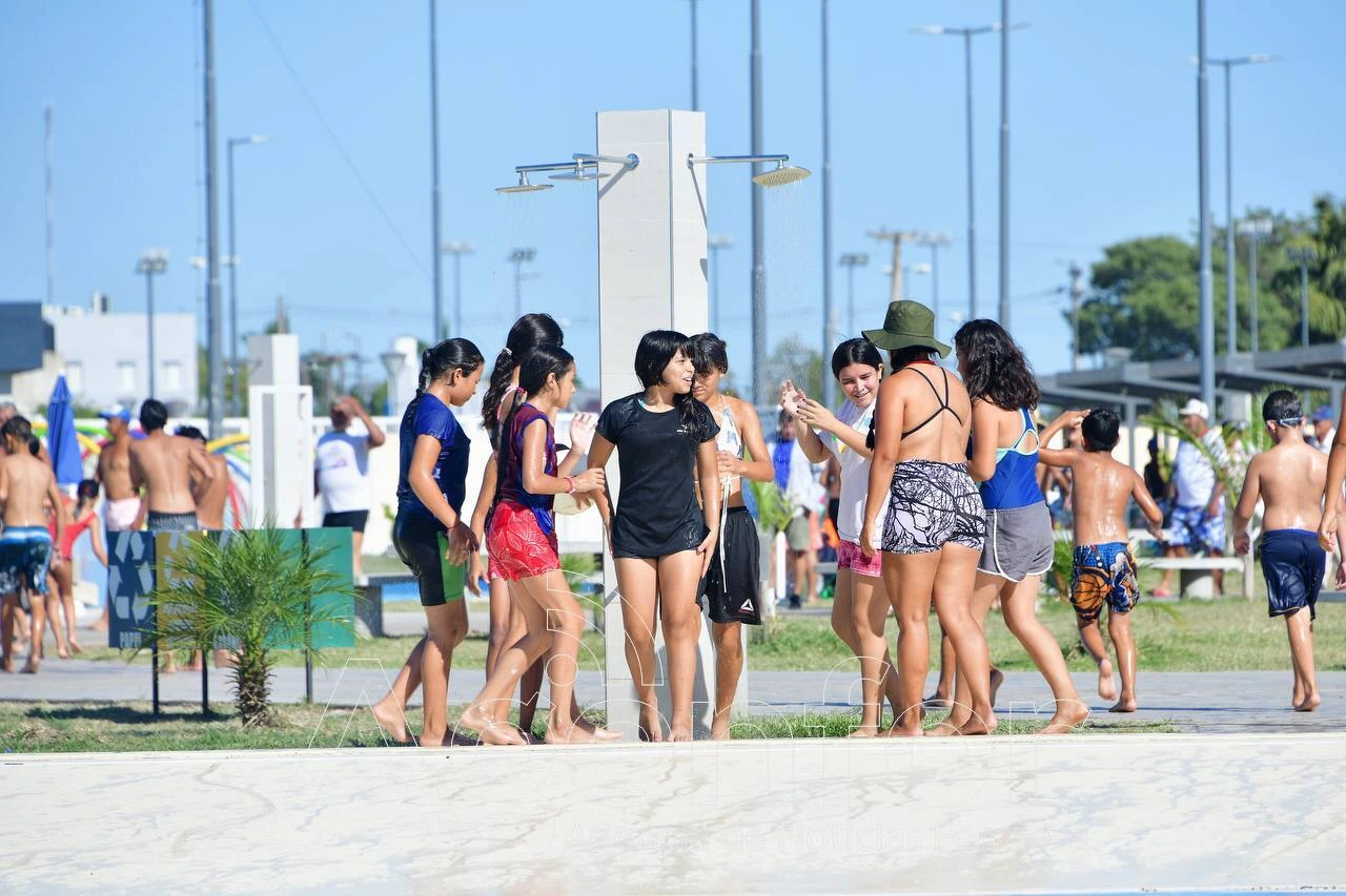 La colonia incluye traslados por barrios y cupos definidos para cada franja etaria.