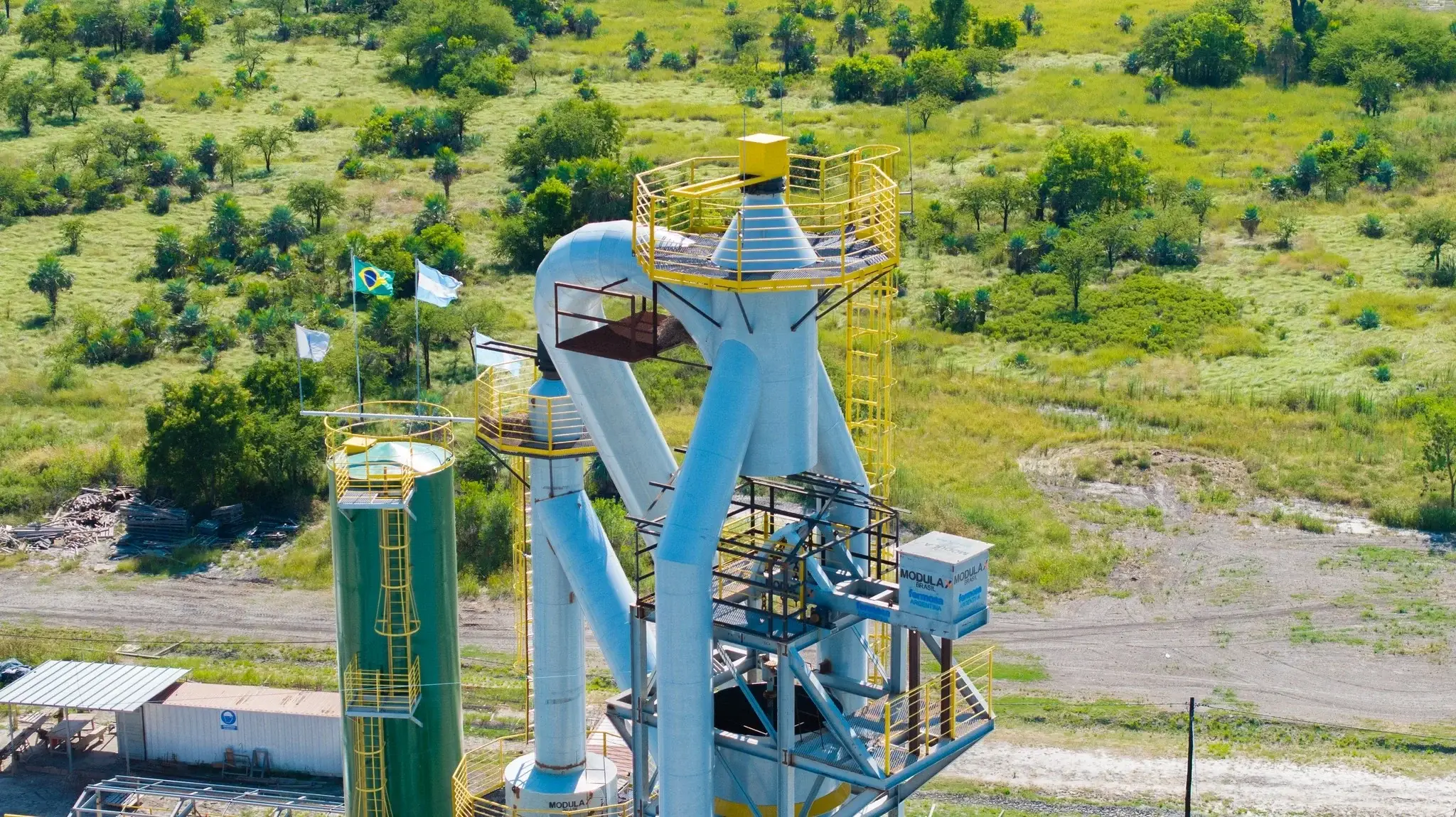 La instalación de Fermosa Biosiderúrgica avanza con una nueva etapa de montaje de su infraestructura principal (1) (1)