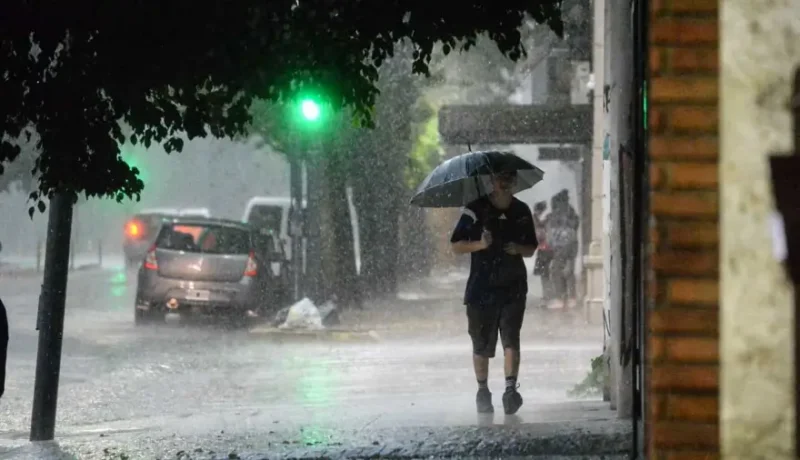 Con alertas vigentes, el NEA enfrenta jornadas de calor y fuertes tormentas