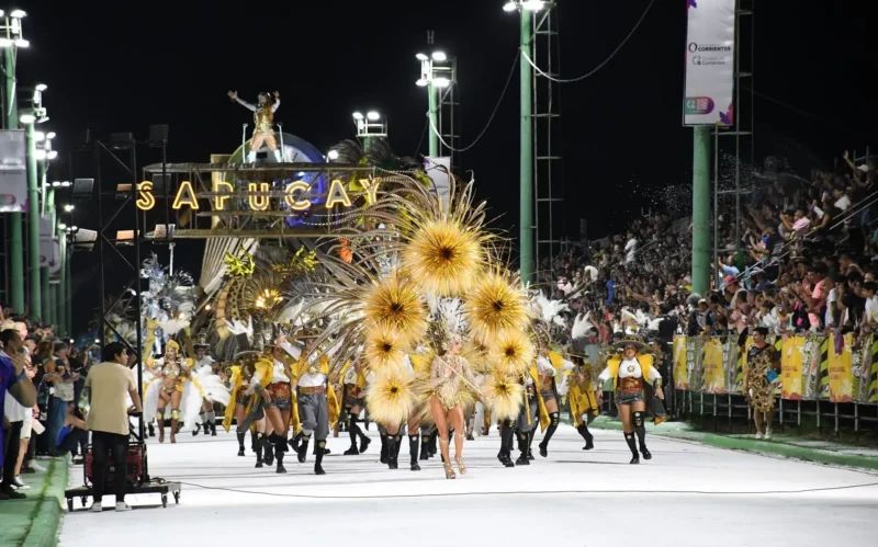 Las comparsas Sapucay, Ará Berá, Copacabana y Arandú Beleza desplegarán todo su talento teatral durante diez noches. Foto: República de Corrientes.