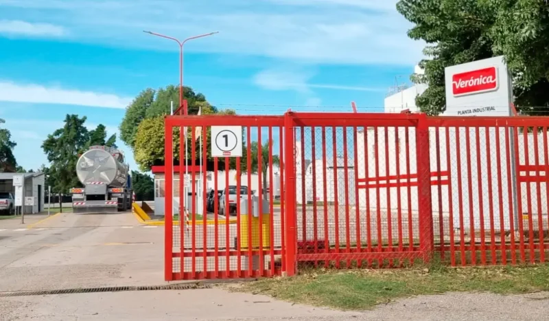 La empresa mantiene, desde hace dos años, una profunda crisis financiera y productiva, por la cual solicitó un Procedimiento Preventivo de Crisis que, en la práctica, no evitó el deterioro ni protegió a sus trabajadores.