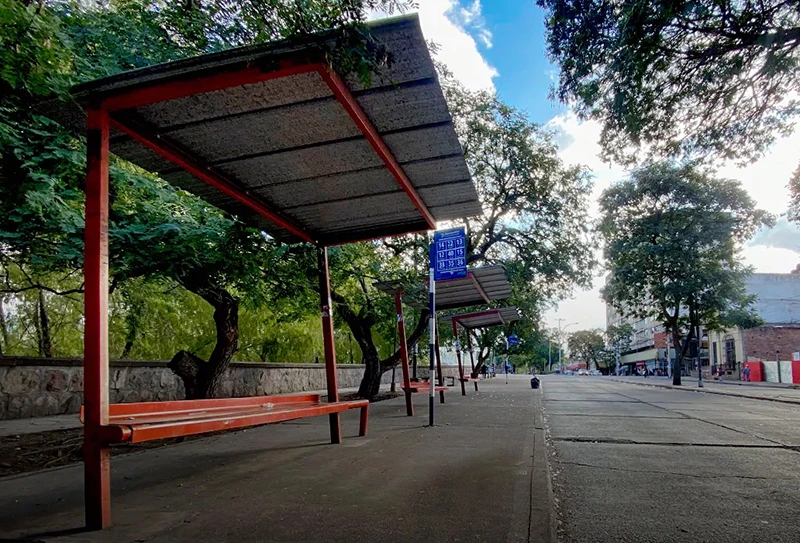 El servicio nocturno se interrumpe de 22 a 6 por costos y deja a usuarios sin alternativas accesibles.