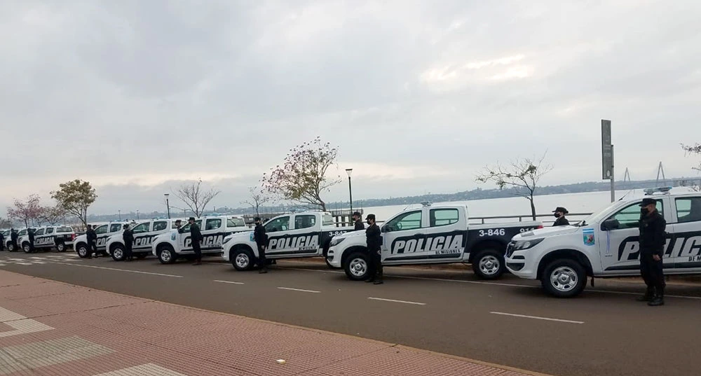 Ajustes en Misiones el Gobierno suspende la convocatoria de cadetes y restringe la compra de vehículos públicos