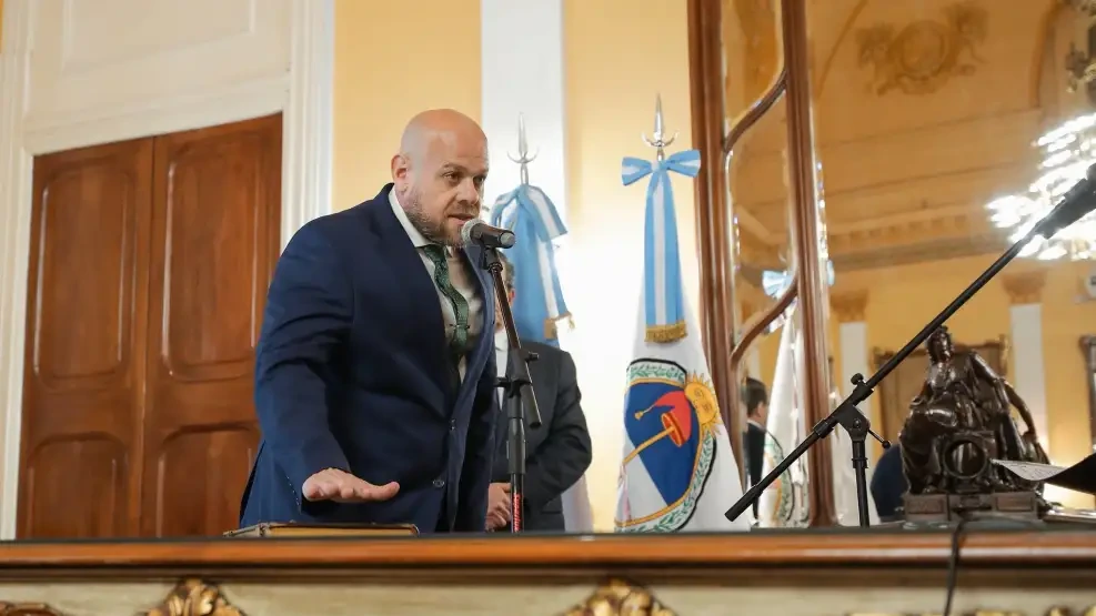 Asumió el nuevo ministro de Hacienda en Corrientes tras la crisis por descuentos a docentes