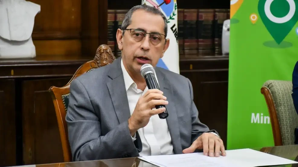 Corrientes anunció un aumento salarial del 6 para estatales desde marzo