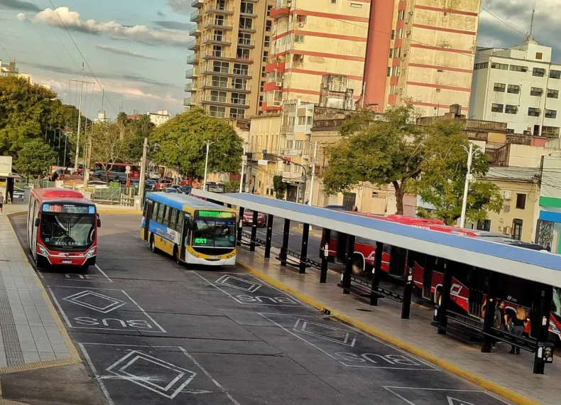 Crisis en el transporte de Corrientes denuncian incumplimientos salariales y suspensión sorpresiva del servicio