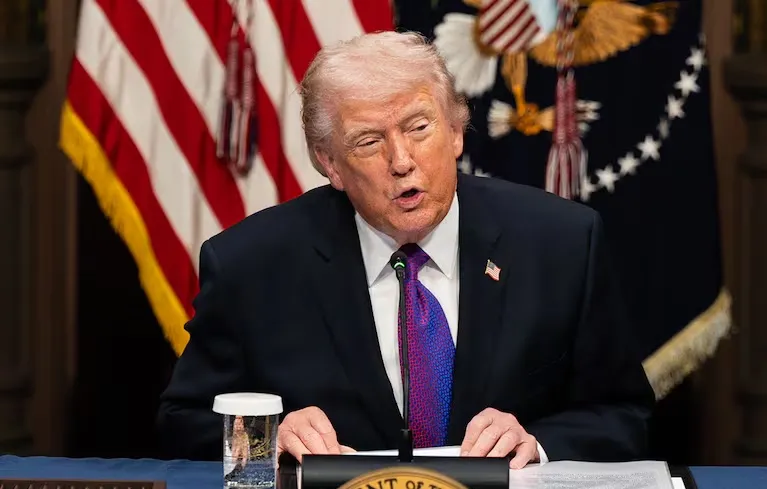 Donald Trump aseguró que Irán se “rindió ante sus vecinos” y amenazó con “un golpe muy duro”