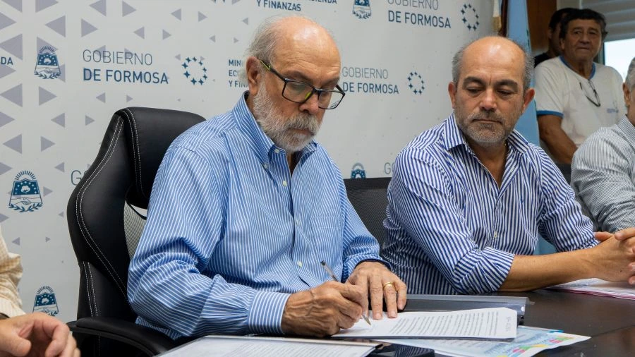 Firma de Convenios-Ibañez-Ministro-economía