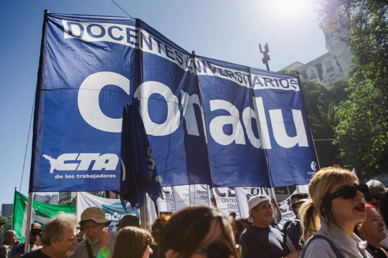 Los docentes universitarios anunciaron paro por una semana