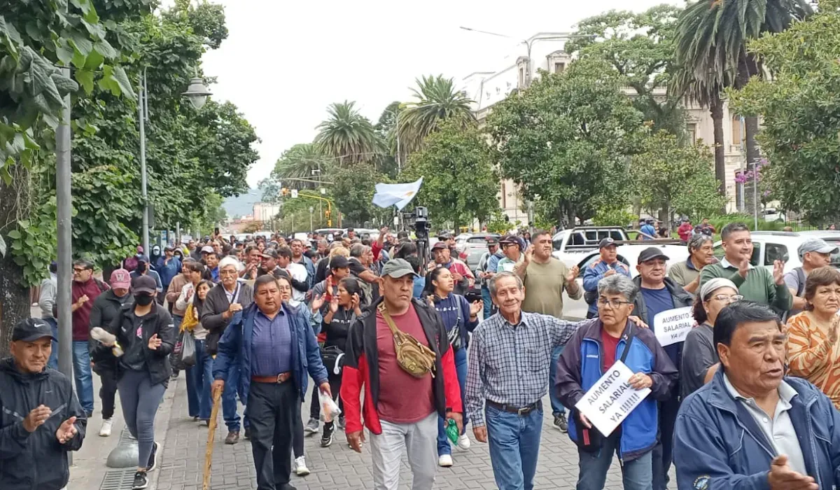 Marcha policial en Jujuy