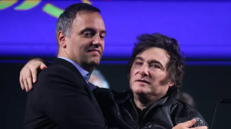 La crisis golpea la imagen de Milei en medio de denuncias y tensiones políticas.