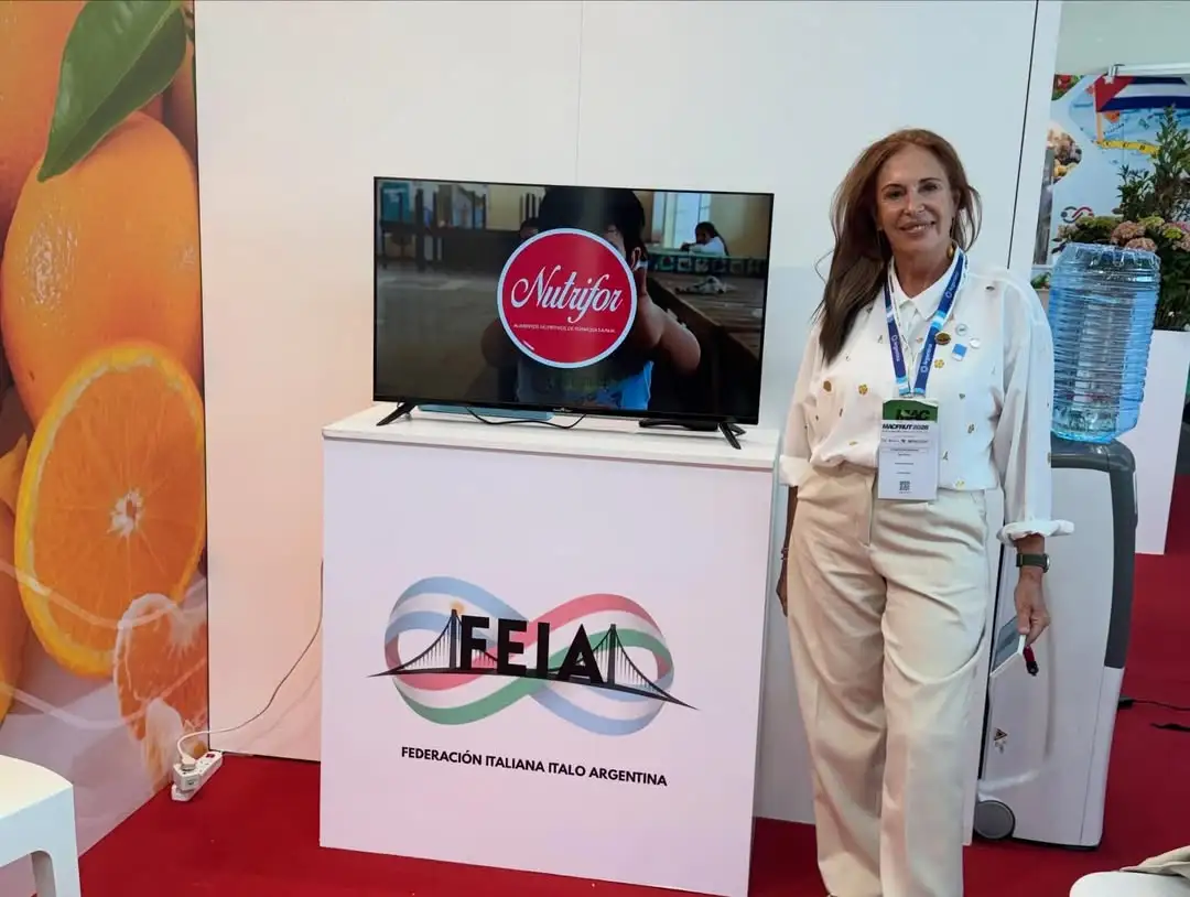 La Magíster Mónica Reyes, socia de CAMEFOR, fue la Speaker de la empresa estatal Nutrifor.