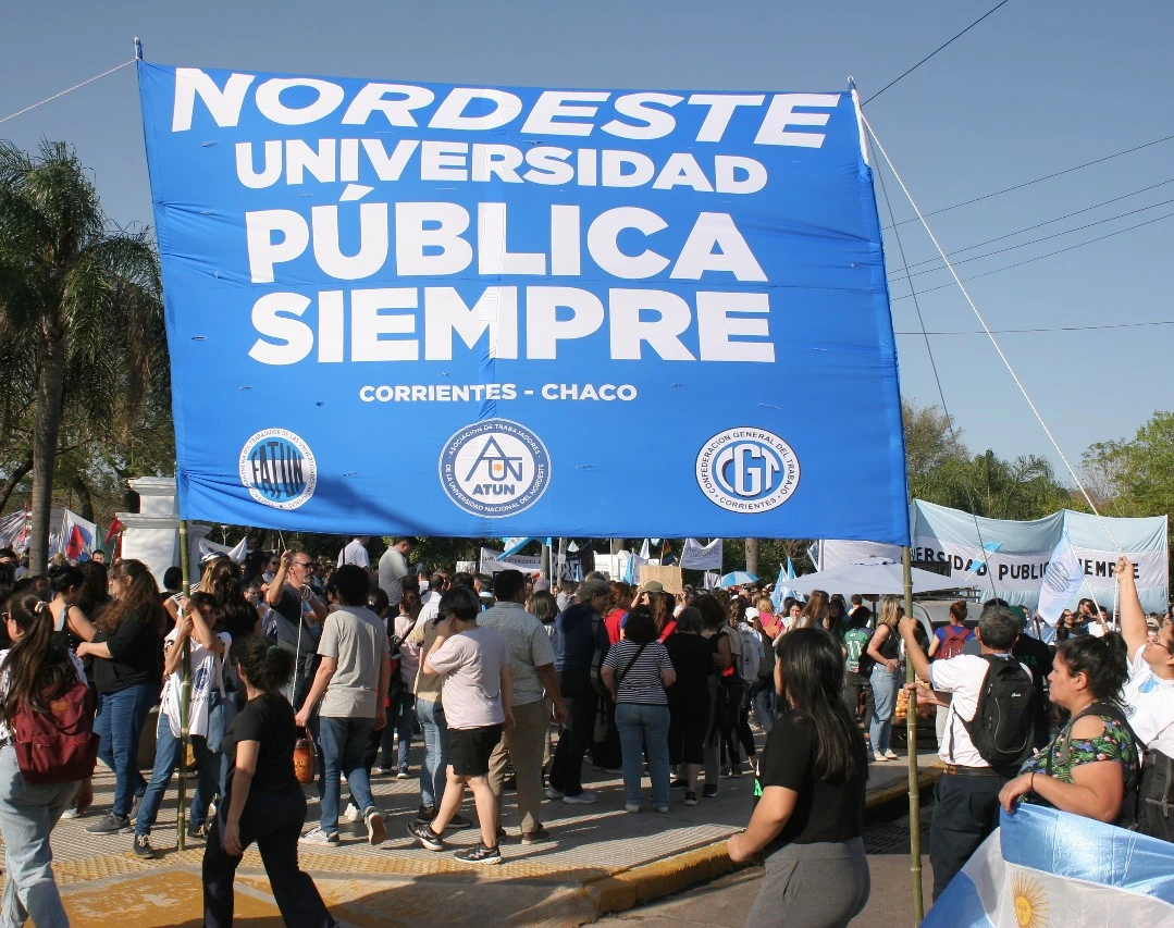 Trabajadores de la Universidad del Nordeste paran y se movilizan por salarios y financiamiento