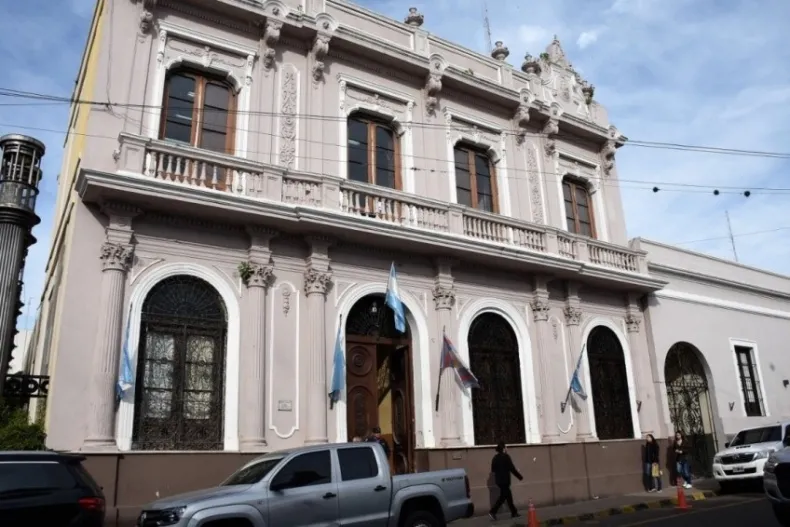 Habrá guardias en áreas esenciales, mientras que las oficinas administrativas permanecerán cerradas por el feriado nacional.