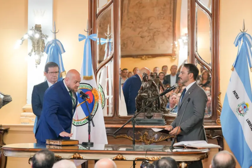 El Ministro Grachot dará el anuncio de aumento salarial. oto La República