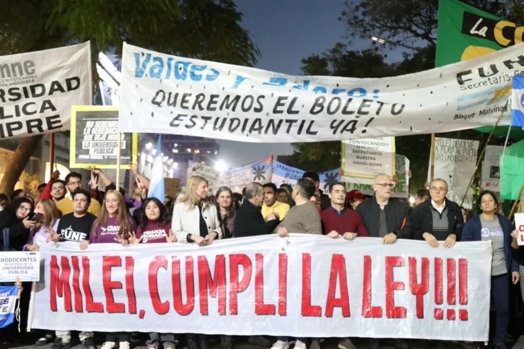 marcha por la universidad pública en Resistencia.