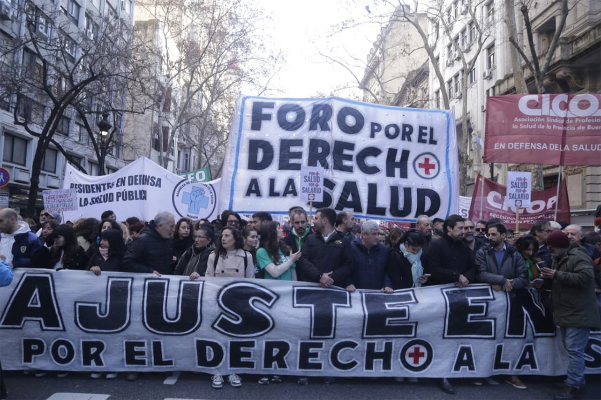 Marcha federal de la salud: el NEA también se suma a las protestas contra los recortes nacionales