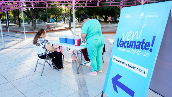 Vacunación gratuita en Formosa hoy: instalan carpa sanitaria en la plaza San Martín