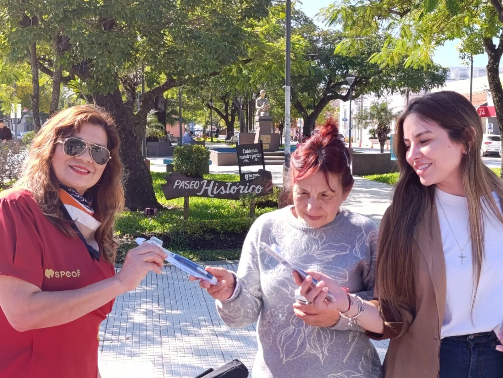 En la jornada se repartieron cepillos de dientes y crema dental. 