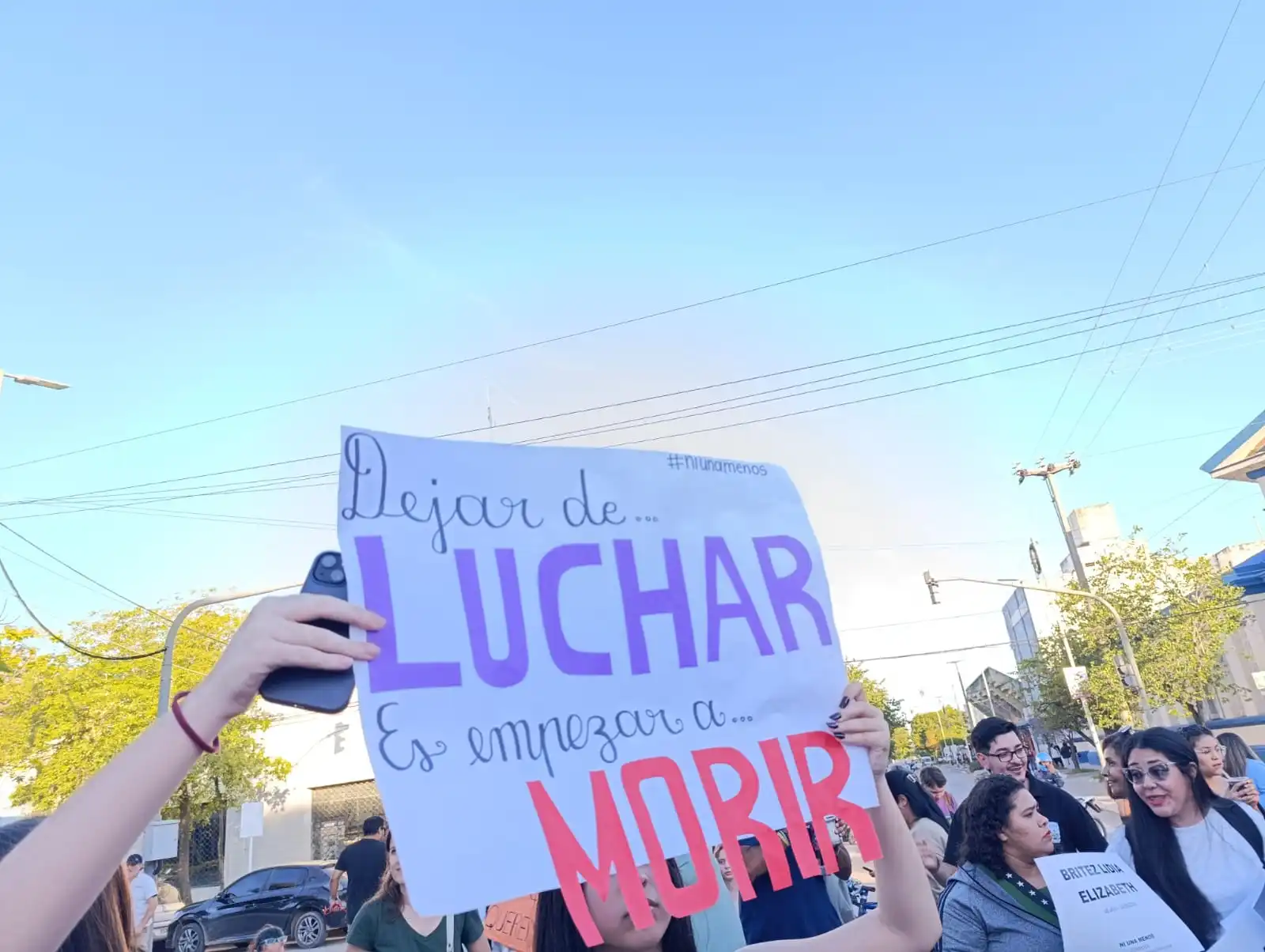 En las movilizaciones también se hizo hincapié en que sean los hombres quienes también cuestiones la violencia machista. 