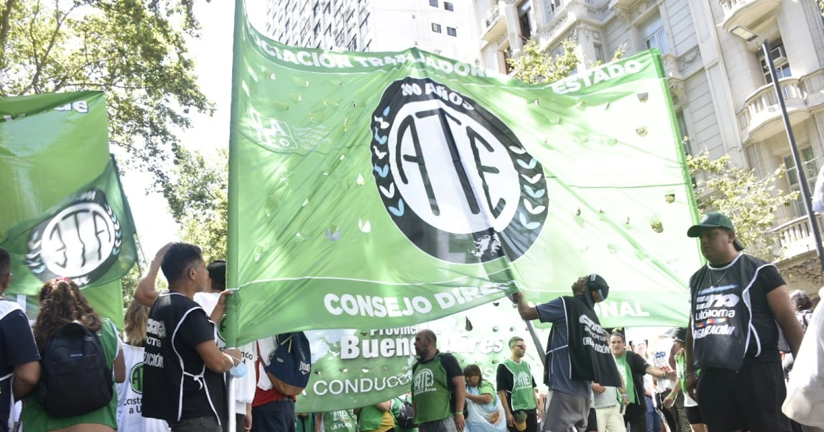 El Gobierno convocó a paritarias y ATE reclama una suma fija de $400.000 para recomponer salarios