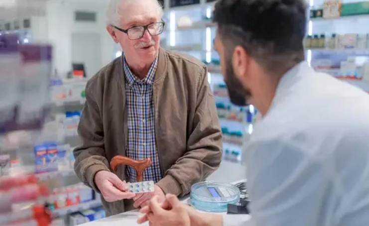 PAMI acumula cuatro vencimientos pendientes con las farmacias, según el Colegio de Farmacéuticos de Corrientes.