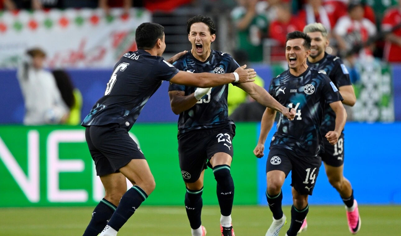 Paraguay venció 1-0 a Turquía, resistió con diez jugadores y sigue en el Mundial 2026