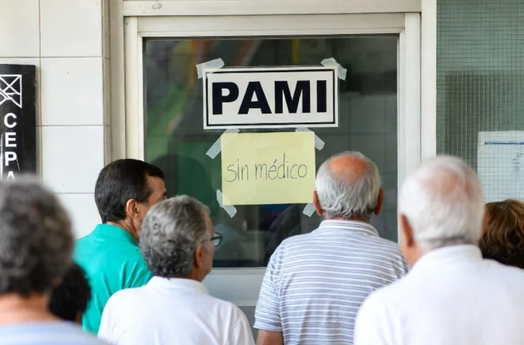 Prestadores de salud endurecen el reclamo al PAMI y suspenderán nuevos turnos desde la próxima semana