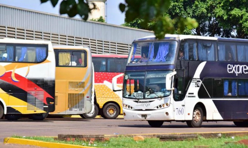Viajar en Misiones es más caro: fijan una tarifa mínima de $2.000 para colectivos interurbanos
