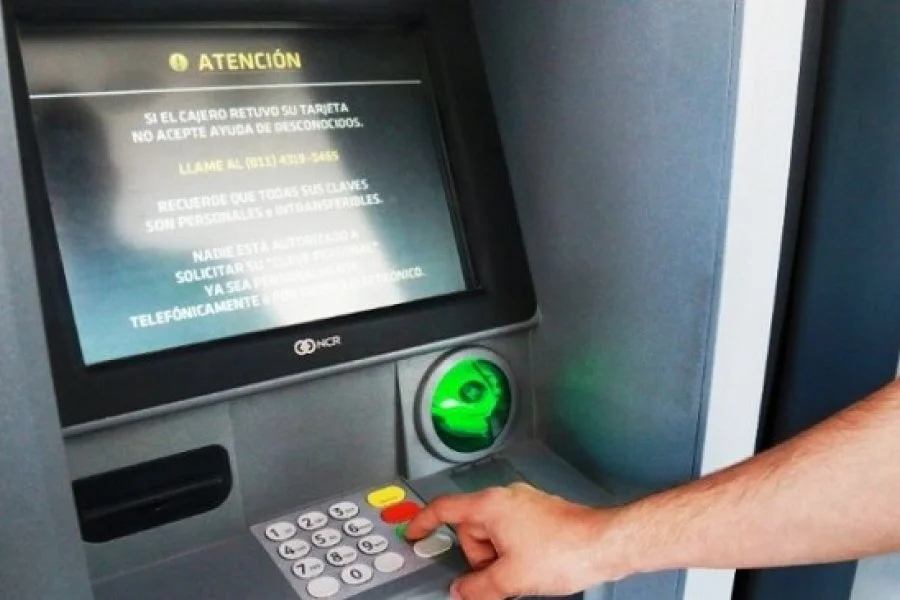 Este mes se abonará el medio aguinaldo y el sueldo para los trabajadores públicos activos y pasivos. 