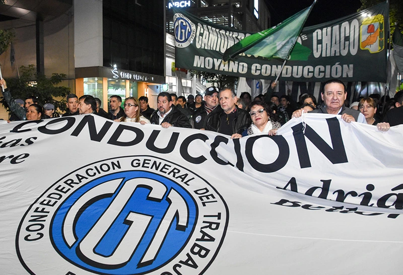 La CGT y las CTA marcharon en Chaco contra las políticas laborales de los gobiernos nacional y provincial