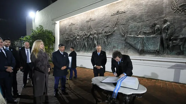 Milei habló de una "segunda independencia" en un acto con menor respaldo político