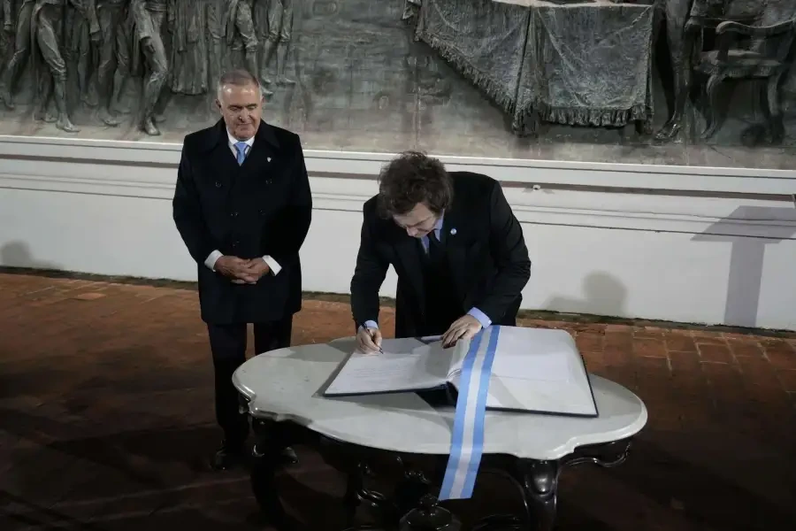Milei habló de una segunda independencia en un acto con menor respaldo político