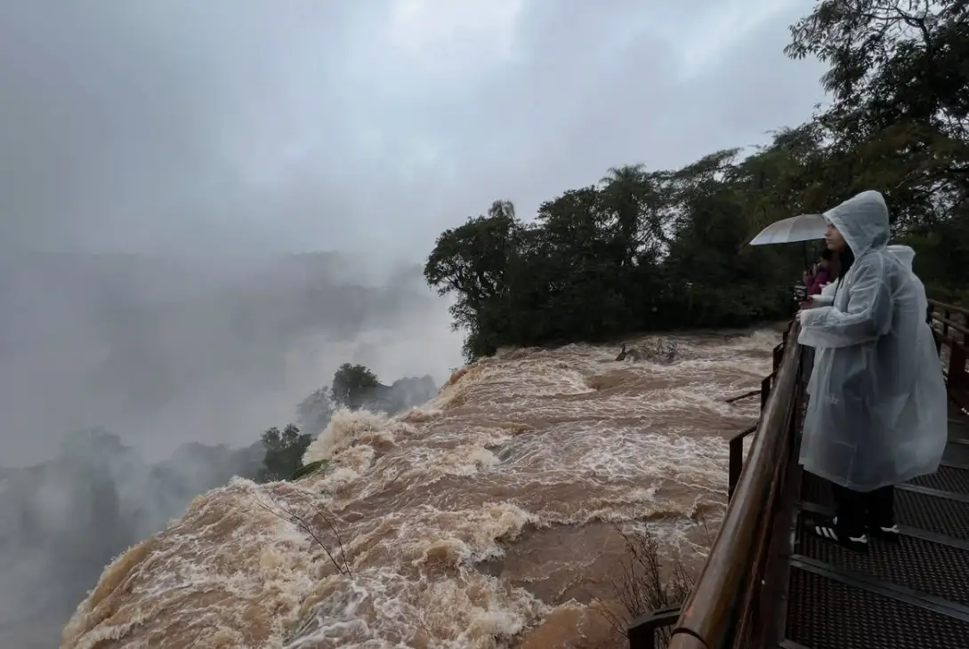 Tras la crecida del río Iguazú, reabren el circuito Garganta del Diablo