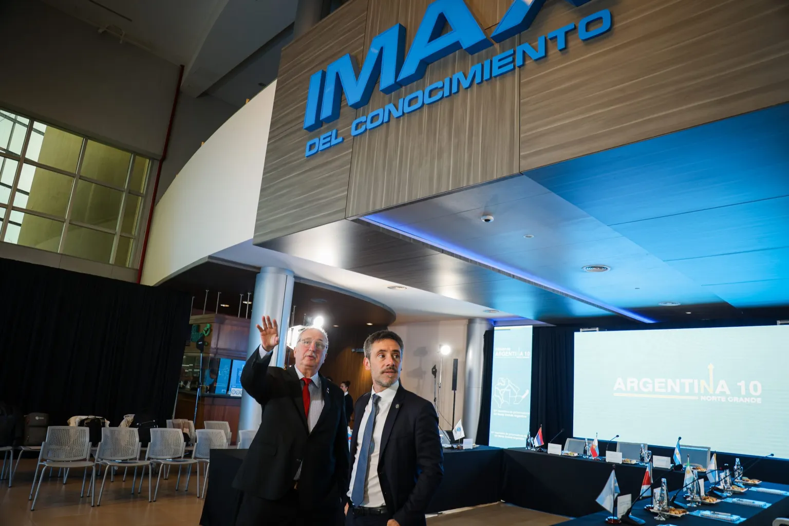 La Asamblea reúne a gobernadores y representantes nacionales para abordar infraestructura, energía, rutas, desarrollo productivo y financiamiento regional.