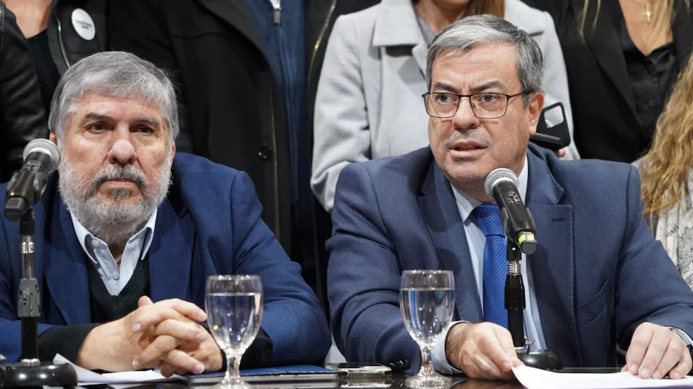 José Mayans y Germán Martínez convocaron al encuentro que se desarrolló en CABA