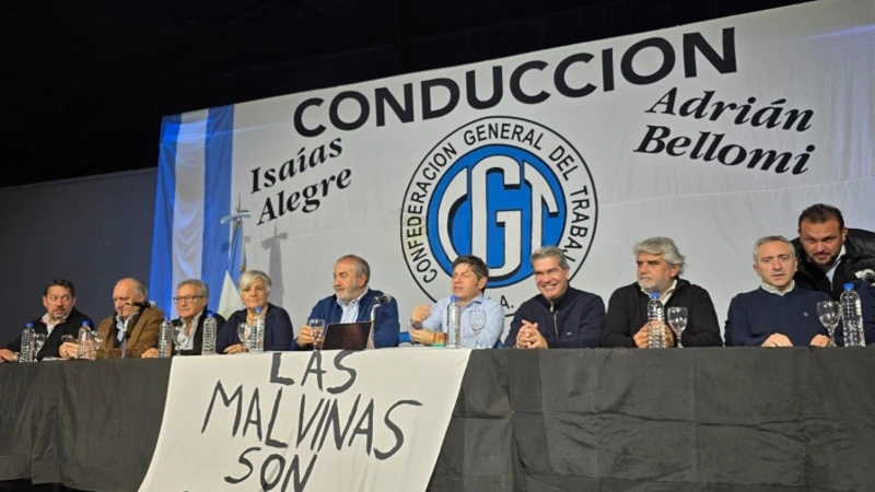 Kicillof participó del plenario de la CGT Chaco, que reeligió a Bellomi y Alegre hasta 2030